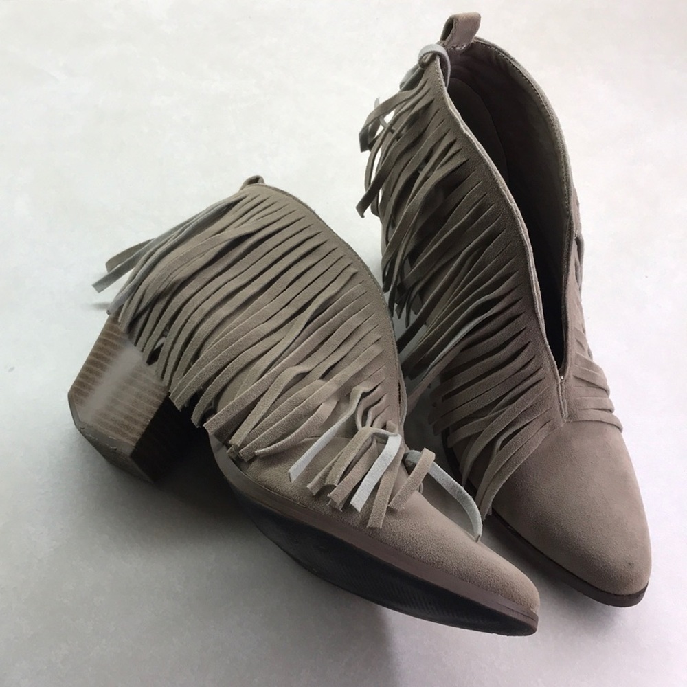 Boutique Beast Fashion fringe booties